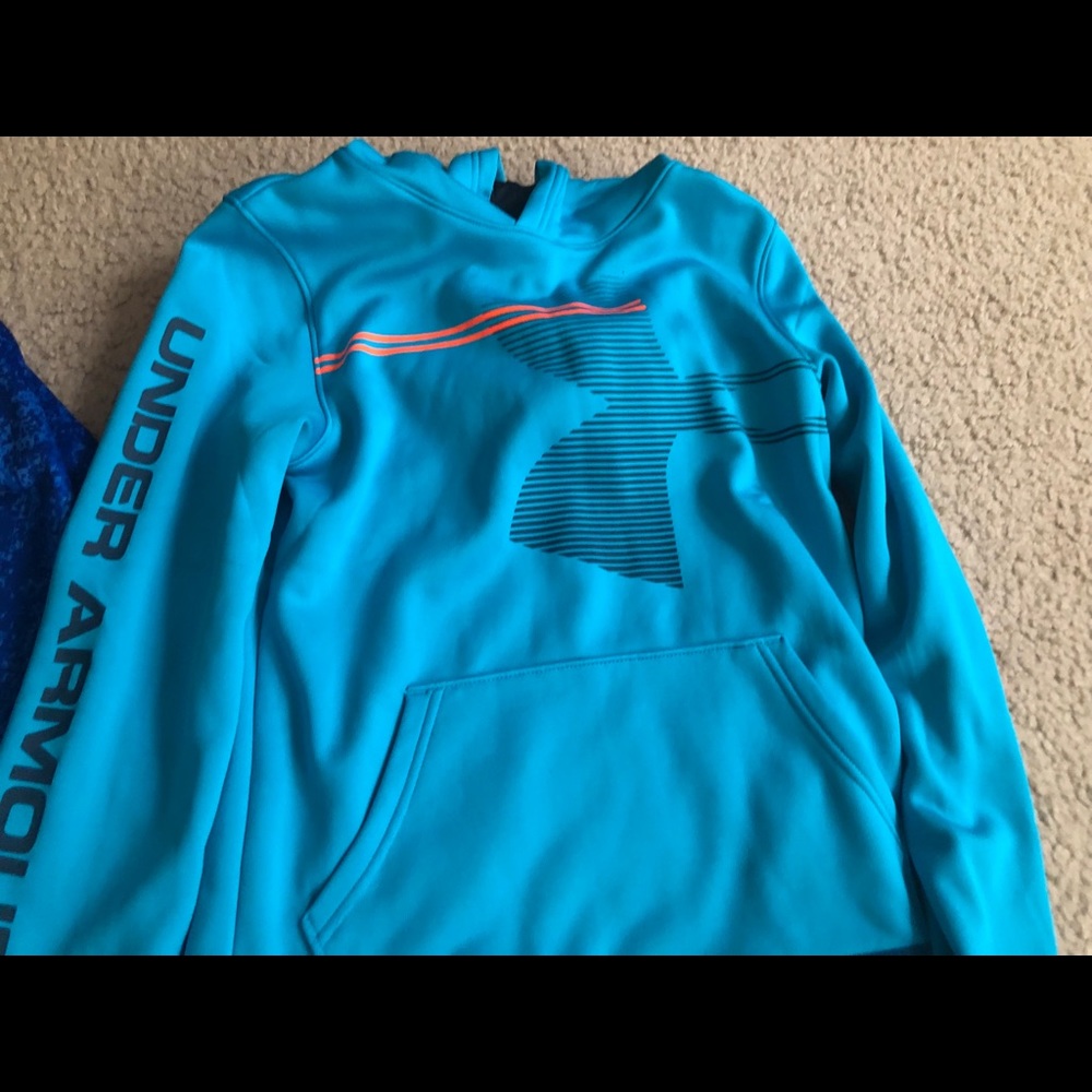 Boys Under Armour light hoodies. Worn one time - Picture 3 of 4